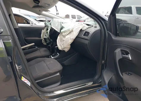 2015 Ford Escape S z USA, uszkodzony, nr VIN 1FMCU0F79FUB23122